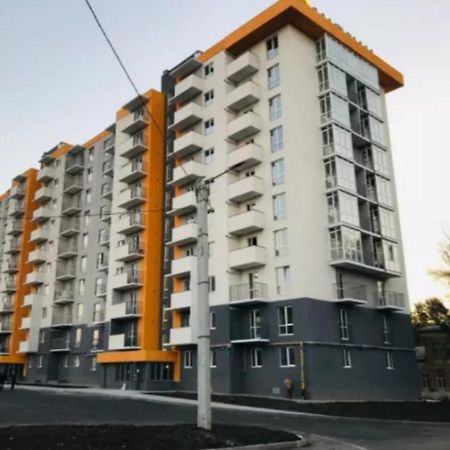 Апартаменты Дворец Спорта Новострой Маршал Kharkiv Exterior photo